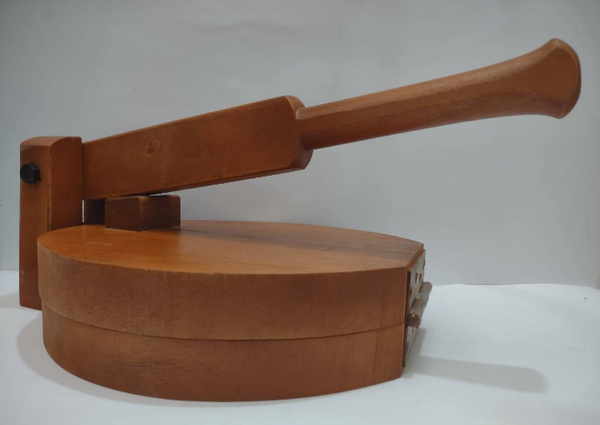Wooden Roti Maker